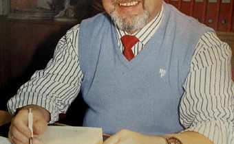 alt=