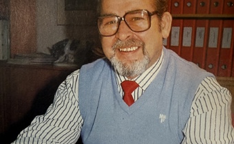alt=
