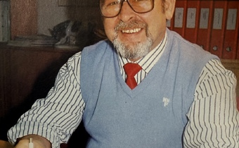 alt=
