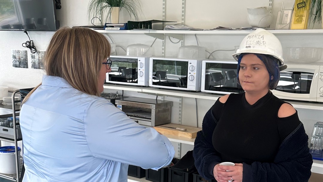 Ugens sidste besøg blev hos 3-Stjernet Atria i Horsens. Forhandlingssekretær Anette S Larsen kom hjem med gode bud på de kommende overenskomstkrav 