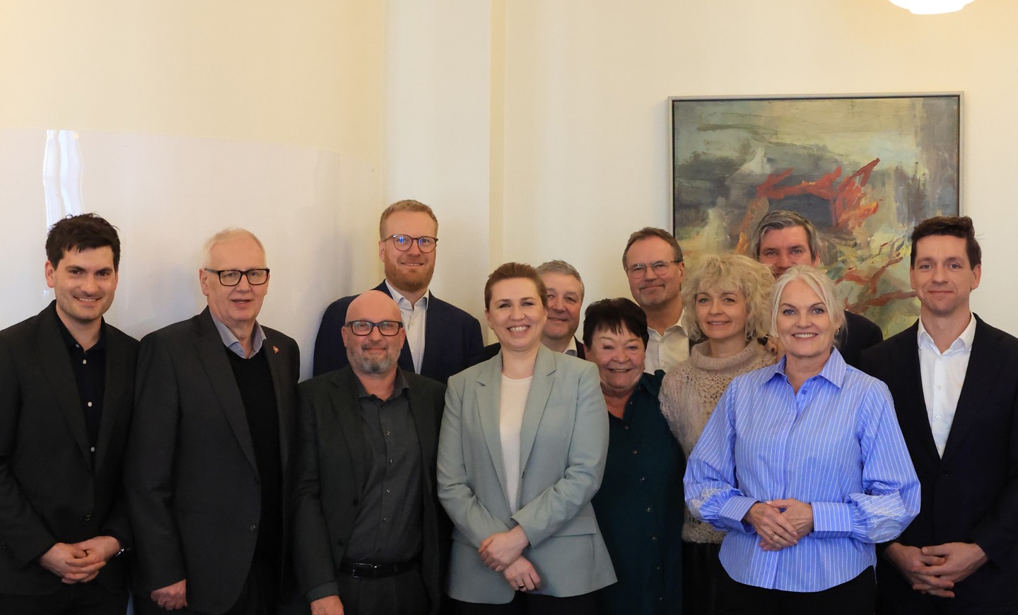 Mette Frederiksen præsenterede Socialdemokratiets udspil til forbedringen af tidlig pension for en udvalgt gruppe forbundsmænd, herunder Ole Wehlast (nr. 2 fra venstre)  