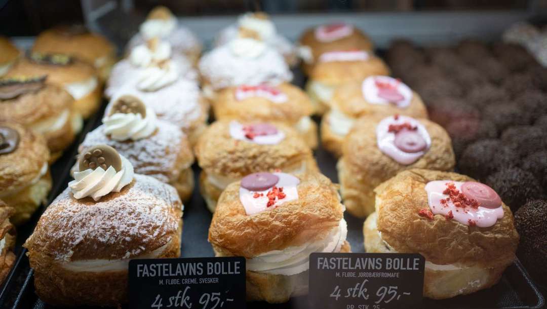 Hos Pompei kan selv den allermest sultne kunde få stillet sin lyst med en enkelt fastelavnsbolle. De er kæmpestore og fire styks koster 95 kroner. 